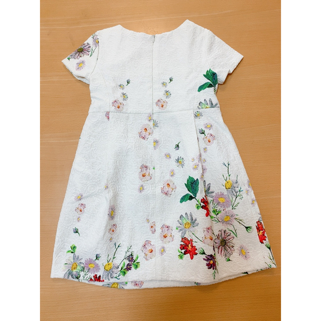 ZARA KIDS(ザラキッズ)の値下げしました❗️ザラベビー　花柄ワンピース キッズ/ベビー/マタニティのキッズ服女の子用(90cm~)(ワンピース)の商品写真