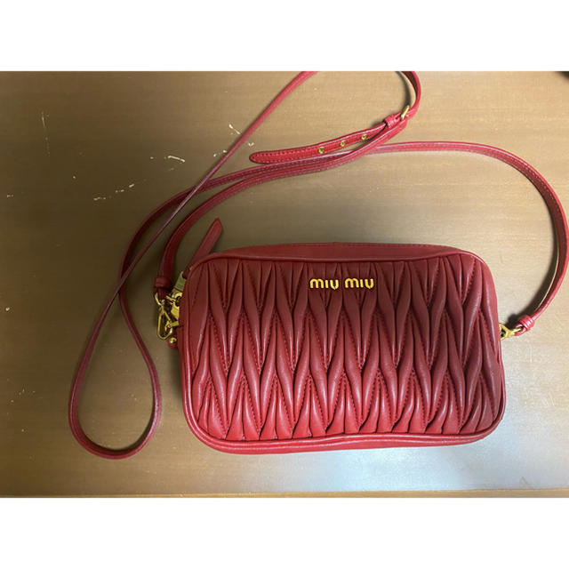 miumiu マテラッセレザー ミニバッグ   ハンドバッグ