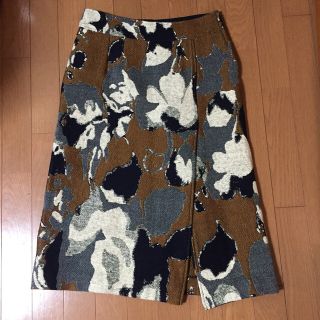 ロイスクレヨン(Lois CRAYON)の美品 ロイスクレヨン life with flowers. ウール スカート(ひざ丈スカート)