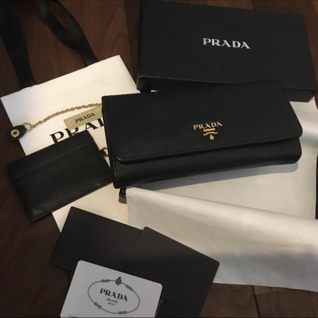 PRADA(プラダ)のたまごさん様専用 レディースのファッション小物(財布)の商品写真