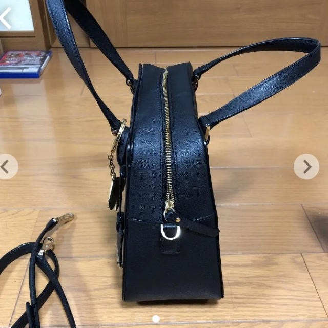 kate spade new york(ケイトスペードニューヨーク)のケイトスペード♡チャーム付きショルダーバッグ レディースのバッグ(ショルダーバッグ)の商品写真