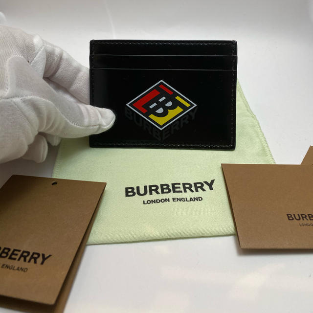BURBERRY(バーバリー)の★新品★バーバリー  8021767 BLACK ロゴグラフィック カードケース メンズのファッション小物(名刺入れ/定期入れ)の商品写真