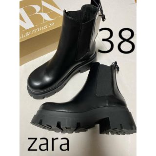 ザラ(ZARA)のZARA トラックソール付ローヒールアンクルブーツ　38(ブーツ)