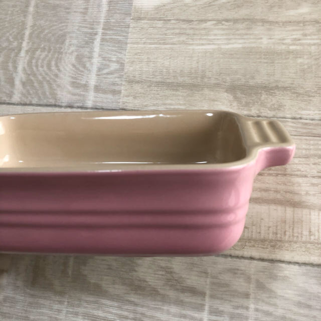 LE CREUSET(ルクルーゼ)のLE CREUSET  グラタン皿　角皿　ピンク インテリア/住まい/日用品のキッチン/食器(食器)の商品写真