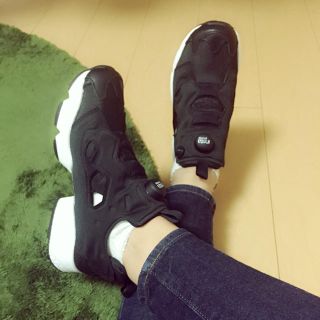 リーボック(Reebok)のポンプフューリー黒(スニーカー)