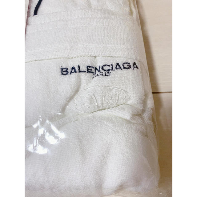 Balenciaga(バレンシアガ)のバレンシアガ　BALENCIAGA 男性用バスローブ　未使用 メンズのメンズ その他(その他)の商品写真