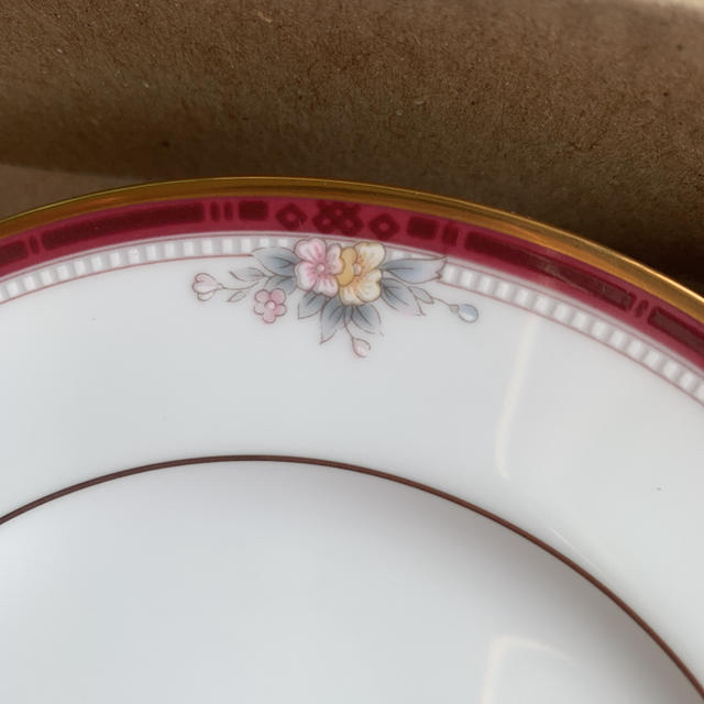 Noritake(ノリタケ)の上品 ノリタケ 1545 VILLA HAVEN プレート 6点セット インテリア/住まい/日用品のキッチン/食器(食器)の商品写真