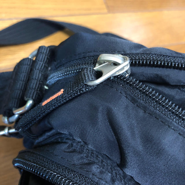 UNIQLO(ユニクロ)の値下げ　ユニクロ　ショルダーバック メンズのバッグ(ショルダーバッグ)の商品写真