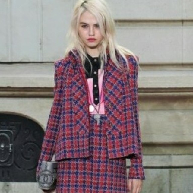 【希少】CHANEL・シャネル・ジャケット・金ボタン・クローバー・ベージュ・S位 希少】CHANEL・シャネル・ジャケット・金ボタン・クローバー