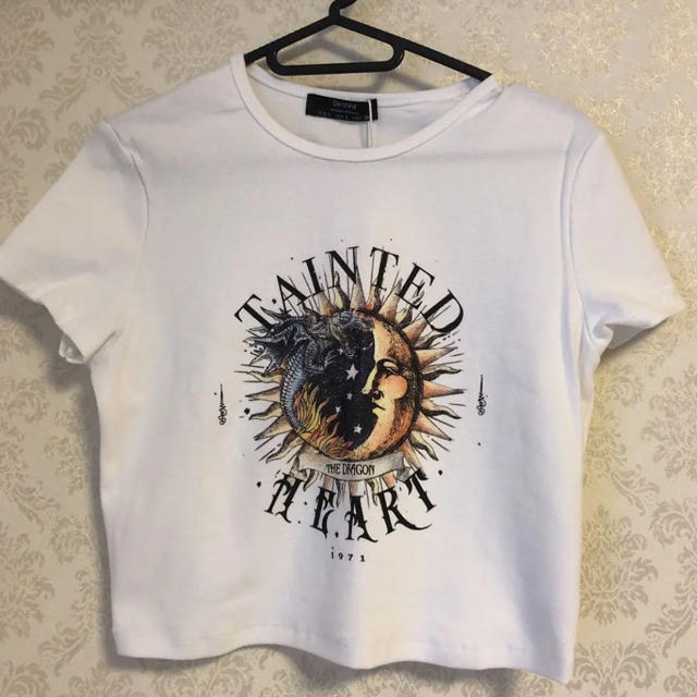 Bershka Tシャツ Sサイズ - トップス Bershka Tシャツ Sサイズ - トップス
