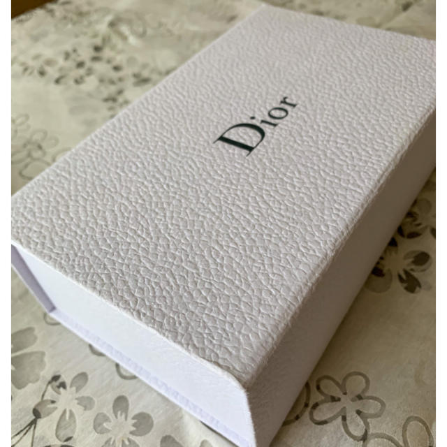 Dior(ディオール)のDior 空箱 レディースのバッグ(ショップ袋)の商品写真