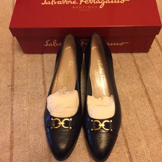 サルヴァトーレフェラガモ(Salvatore Ferragamo)の大幅値下げ 未使用フェラガモ 黒パンプス(ハイヒール/パンプス)