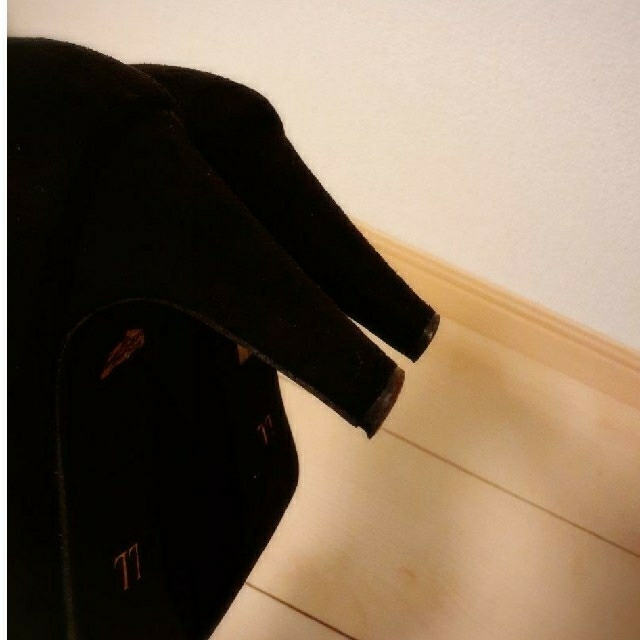 24.5cm☆LL☆ヒール8cm美品ビジュースエードパンプス レディースの靴/シューズ(ハイヒール/パンプス)の商品写真