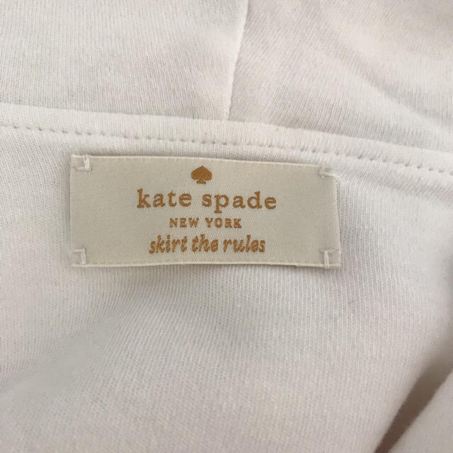 kate spade new york(ケイトスペードニューヨーク)のケイトスペード パーカー リバーシブル スタイ付き キッズ/ベビー/マタニティのベビー服(~85cm)(カーディガン/ボレロ)の商品写真