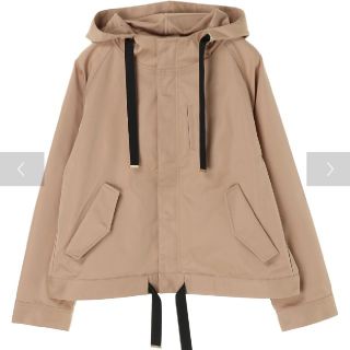 レイカズン(RayCassin)の完売品新品☆RAY CASSIN FAVORI マウンテンパーカー　ベージュ(マウンテンパーカー)