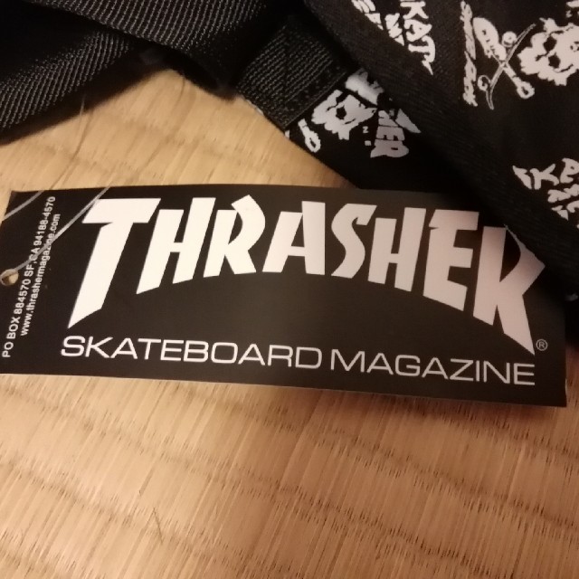 THRASHER(スラッシャー)のTHRASHERとかかれたバッグです メンズのバッグ(ショルダーバッグ)の商品写真