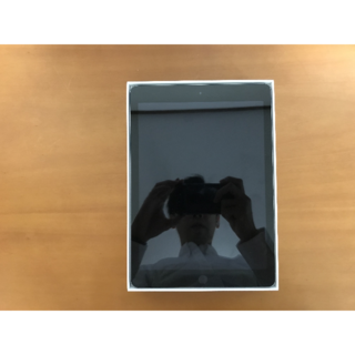 アイパッド(iPad)のiPad 9.7インチ MR7F2J/A（Wi-Fi）(タブレット)