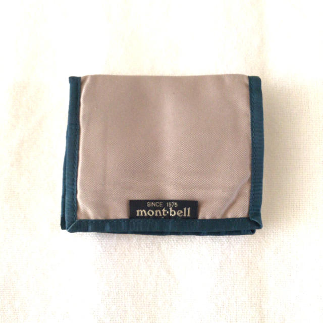 mont bell(モンベル)のmont-bell モンベル 二つ折り ナイロン ウォレット サイフ 財布 小型 メンズのファッション小物(折り財布)の商品写真