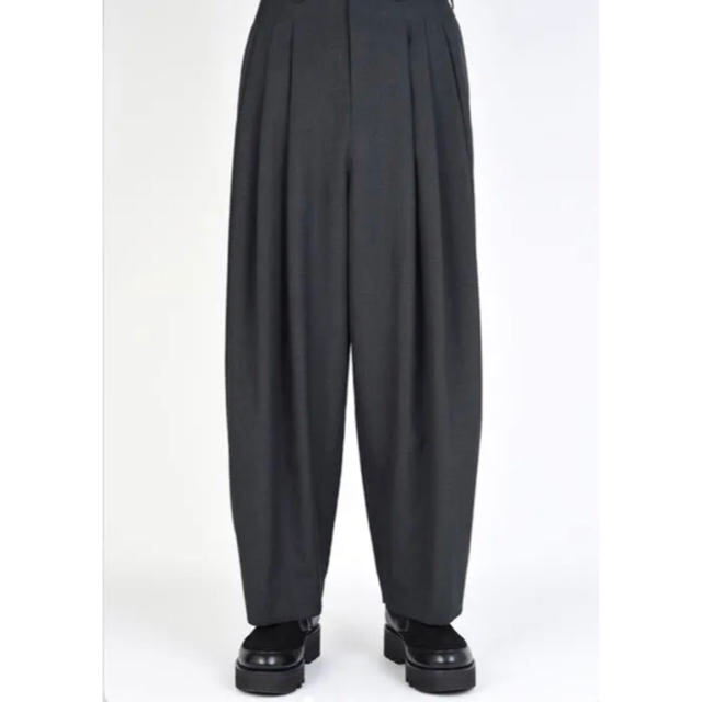 LAD MUSICIAN(ラッドミュージシャン)の19AW 3TUCK WIDE SLACKS 2219-552 メンズのパンツ(スラックス)の商品写真