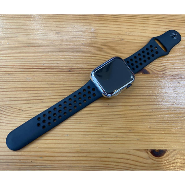 Apple Watch(アップルウォッチ)の【TA様専用】Apple watch series5 44mm NIKE メンズの時計(腕時計(デジタル))の商品写真