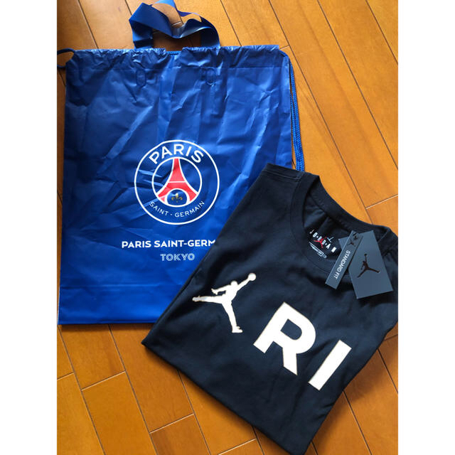 NIKE(ナイキ)のNIKE パリサンジェルマン　PSG Tシャツ　黒　Lサイズ　新品 メンズのトップス(Tシャツ/カットソー(半袖/袖なし))の商品写真