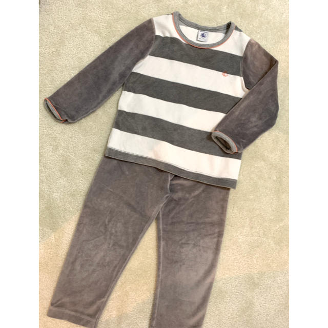 PETIT BATEAU(プチバトー)の専用　プチバトー　フリースパジャマ　4ans/104cm キッズ/ベビー/マタニティのキッズ服男の子用(90cm~)(パジャマ)の商品写真