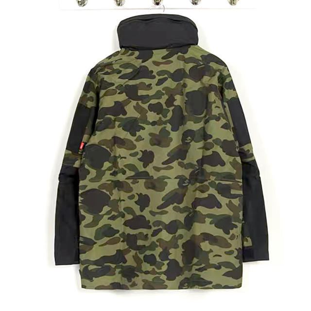 W)taps(ダブルタップス)のWTAPS × BAPE  SHERPA JACKET メンズのジャケット/アウター(マウンテンパーカー)の商品写真