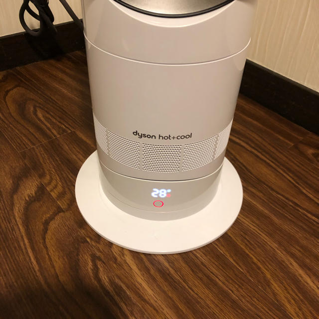 Dyson(ダイソン)のダイソン　ファンヒーター　Hot＋Cool　ホワイト/ニッケル　AM09WN スマホ/家電/カメラの冷暖房/空調(ファンヒーター)の商品写真