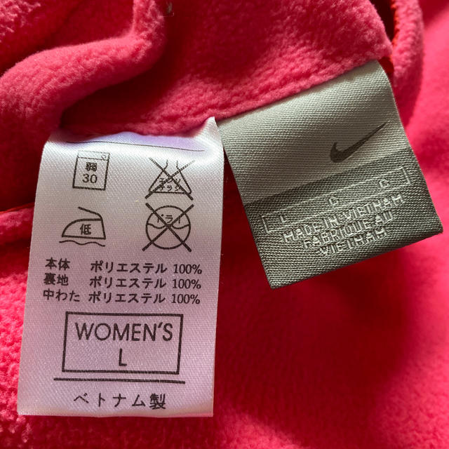 NIKE(ナイキ)の女性用、フード付きハーフコート レディースのジャケット/アウター(その他)の商品写真
