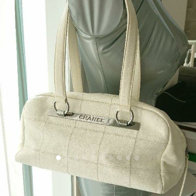 【あす楽対応】 CHANEL - 【yuumi】シャネル チョコバー ショルダーバッグ 【あす楽対応】 CHANEL - 【yuumi】シャネル チョコバー ショルダーバッグ