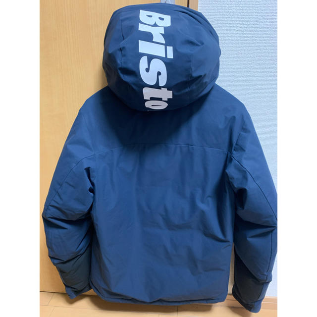 F.C.R.B.(エフシーアールビー)のFCRB Bristol TOUR DOWN PARKA メンズのジャケット/アウター(ダウンジャケット)の商品写真