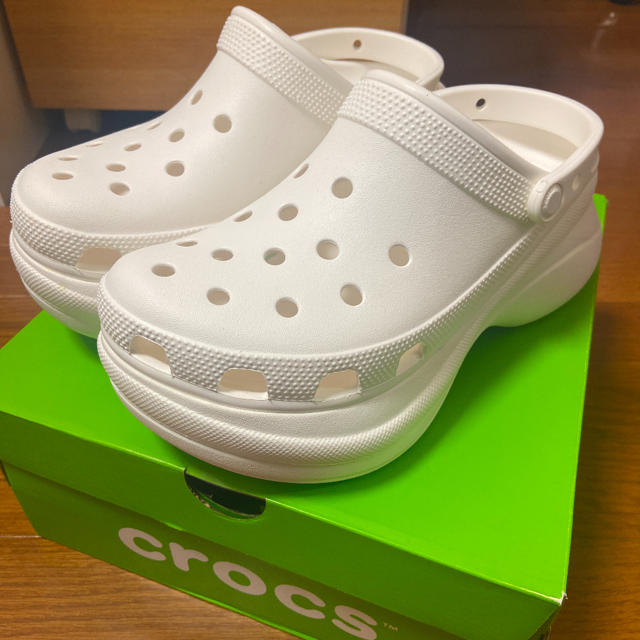 crocs(クロックス)のクロックス 厚底 レディースの靴/シューズ(サンダル)の商品写真