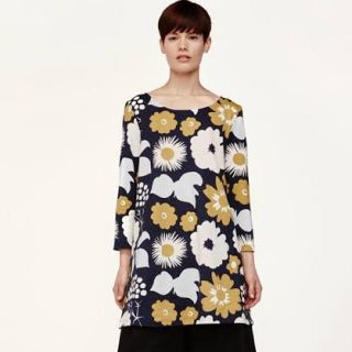 マリメッコ(marimekko)の日本未入荷カラー　マリメッコ　Smaliitti Kukkatori チュニック(チュニック)