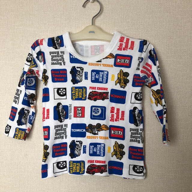 Takara Tomy(タカラトミー)のトミカロングTシャツ　サイズ95cm キッズ/ベビー/マタニティのキッズ服男の子用(90cm~)(Tシャツ/カットソー)の商品写真