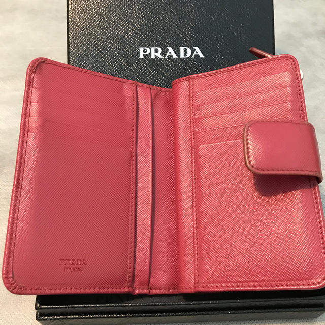 PRADA(プラダ)の【るぅ様専用】PRADA 財布（箱付き） レディースのファッション小物(財布)の商品写真