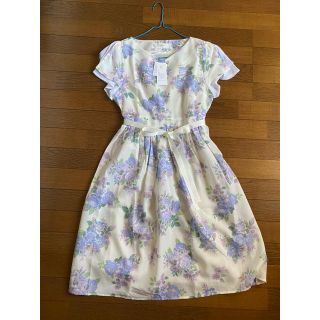 トッコ(tocco)のtocco closet 花柄　ワンピース　新品未使用タグ付き(ひざ丈ワンピース)