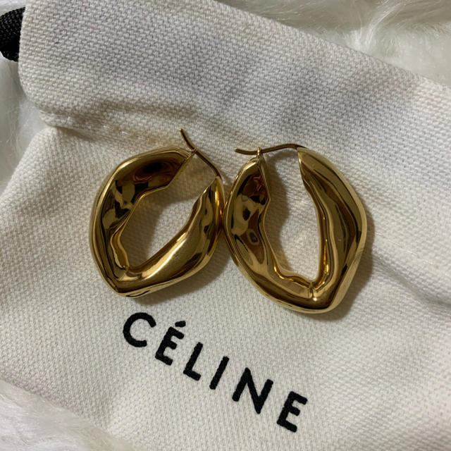 celine(セリーヌ)のceline フープピアス　ラージ レディースのアクセサリー(ピアス)の商品写真