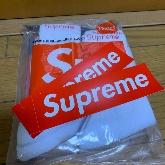 Supreme(シュプリーム)のSupreme Hanes ソックス(2足) 【White】 メンズのレッグウェア(ソックス)の商品写真