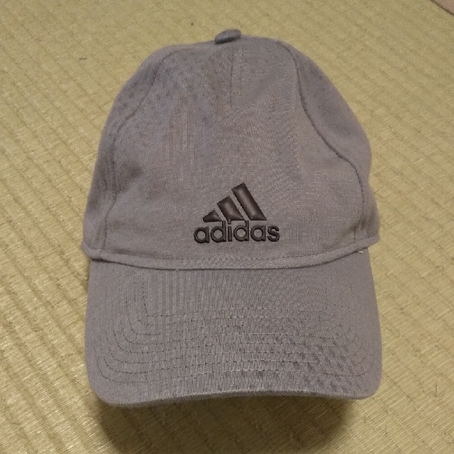 adidas(アディダス)のアディダス キャップ グレー レディースの帽子(キャップ)の商品写真