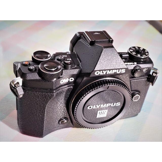 OLYMPUS(オリンパス)のオリンパス OM-D E-M5 Mark II ボディのみ スマホ/家電/カメラのカメラ(ミラーレス一眼)の商品写真