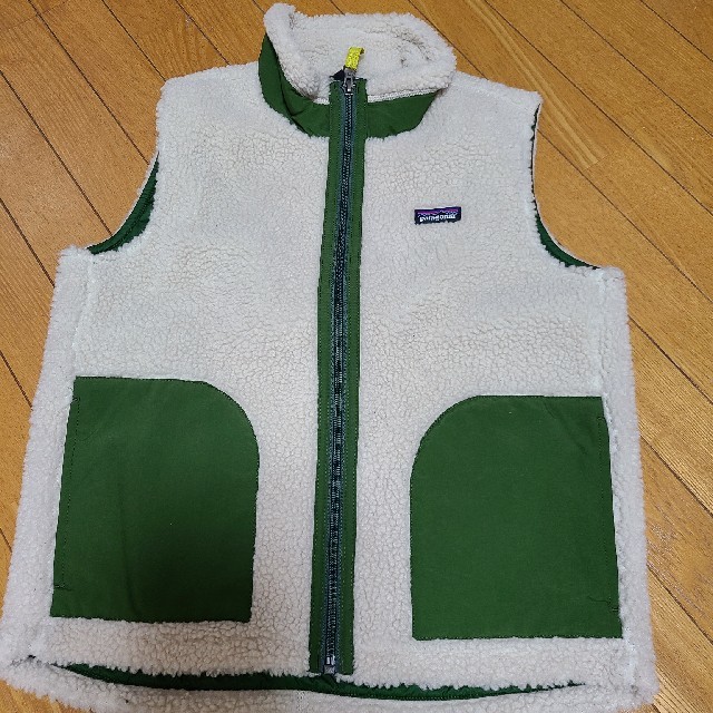 patagonia(パタゴニア)のパタゴニアボアベスト キッズ/ベビー/マタニティのキッズ服男の子用(90cm~)(ジャケット/上着)の商品写真