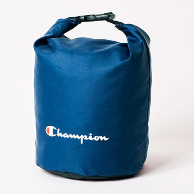 Champion(チャンピオン)の【新品未使用】チャンピオン　champion ポーチ&ミラーセット スポーツ/アウトドアのトレーニング/エクササイズ(トレーニング用品)の商品写真