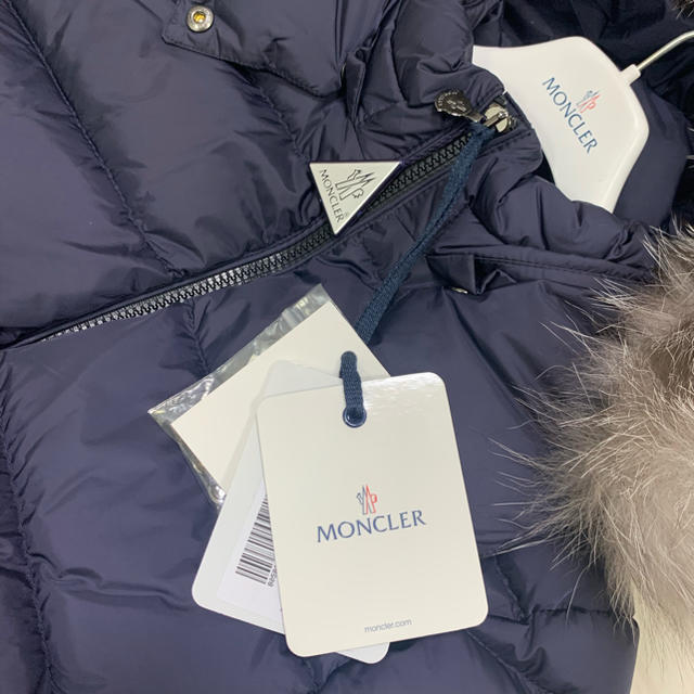 MONCLER(モンクレール)のモンクレール  ダウンコート Abelle 14A foxファー レディースのジャケット/アウター(ダウンコート)の商品写真