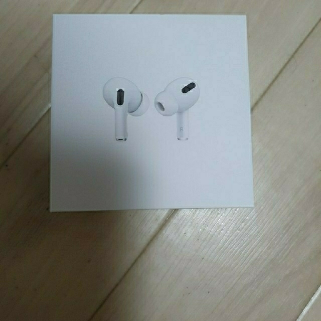 Apple Airpods pro　正規品ヘッドフォン/イヤフォン