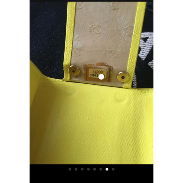 CHANEL(シャネル)のキラキラ 様 専用 CHANEL ココボタン キーケース 黄色 レディースのファッション小物(キーケース)の商品写真