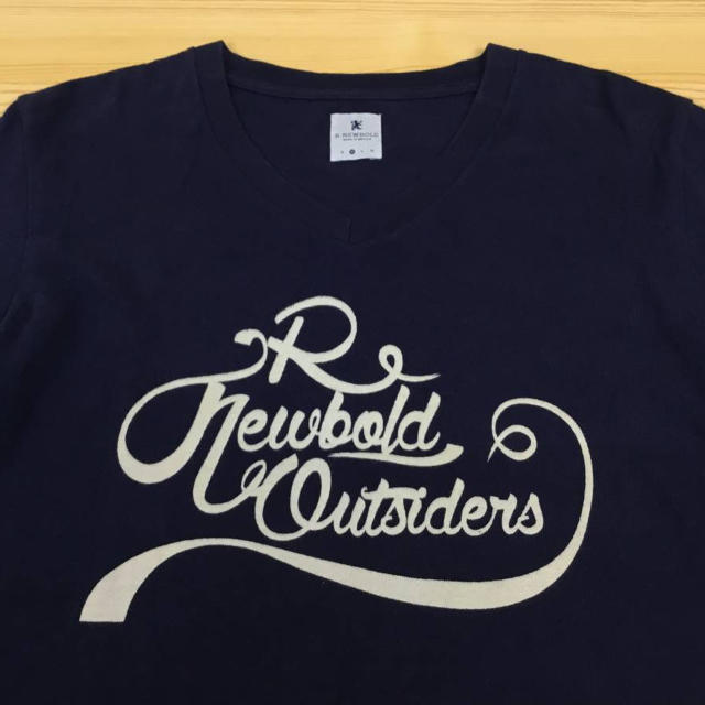 R.NEWBOLD(アールニューボールド)のR.NEWBOLDアールニューボールドVネックロングスリーブカットソーネイビーM メンズのトップス(Tシャツ/カットソー(七分/長袖))の商品写真