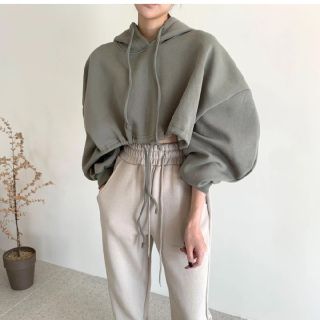 ザラ(ZARA)のレディース 新品 未着用 ショート丈 パーカー トレーナー スウエット 長袖 N(パーカー)