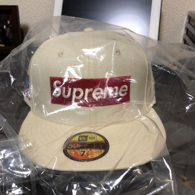 Supreme(シュプリーム)のシュプリーム   ニューエラ　ボックスロゴ　キャップ メンズの帽子(キャップ)の商品写真