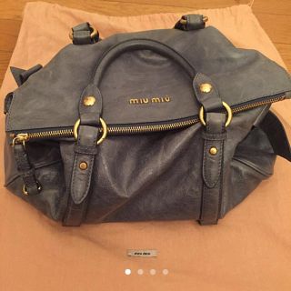 ミュウミュウ(miumiu)の美品 ミュウミュウ バッグ(ショルダーバッグ)