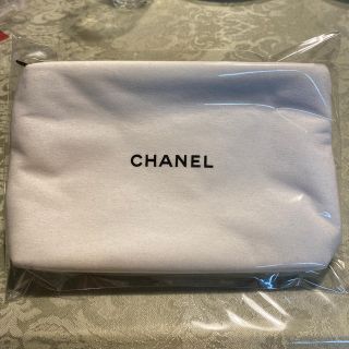 シャネル(CHANEL)の最終価格 CHANEL シャネル ラメ入りふわふわポーチ 非売品 未使用新品(ポーチ)